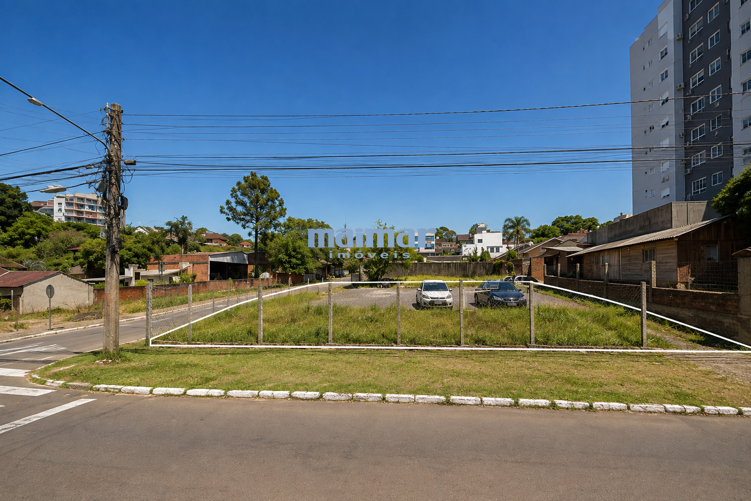 TERRENO DE ESQUINA